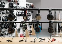 6 Best Headphones Under $50 – 2022 Buying Guide & Reviews