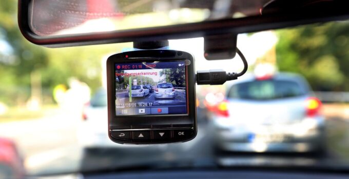 How to Choose a Vehicle Camera System for Your Fleet?