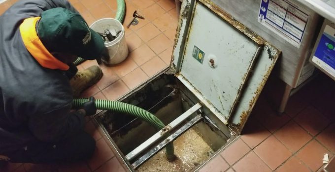 6 Common Signs Your Grease Trap Needs Cleaning