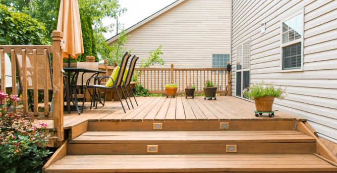 How do You Know if Your Wood Deck is Still Good – 2022 Guide