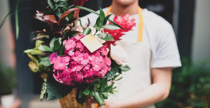6 Tips And Tricks To Save Money On Flower Delivery Services