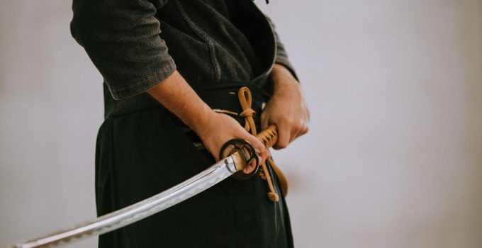 What should I look for when buying a katana Online