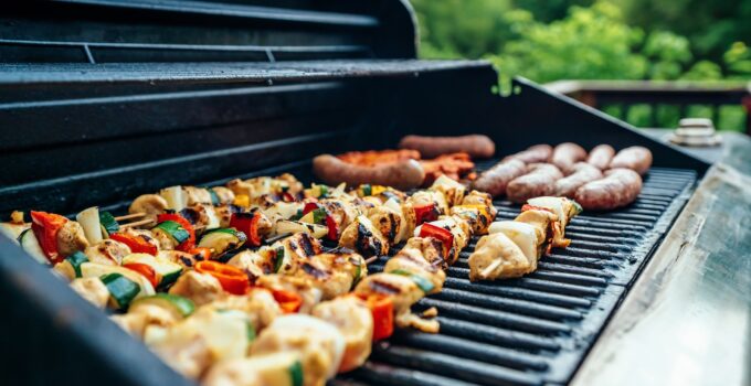 What Should You Look For When Buying a Gas Grill – 2024 Guide
