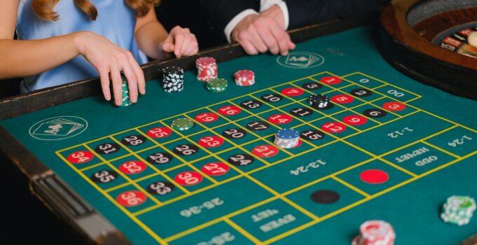 Advantages and Disadvantages of Playing at a Bitcoin Casino