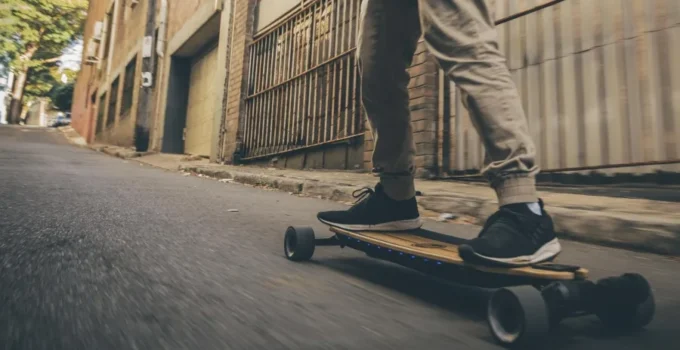 6 Reasons Why You Should Commute with Electric Longboards
