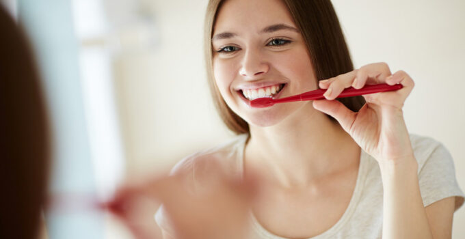 5 Reasons to Use Fluoride Toothpaste