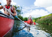 What Are the Best Shoes to Wear While Kayaking?