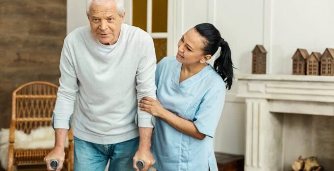 4 Signs you Should Move From Independent Living to Assisted Living
