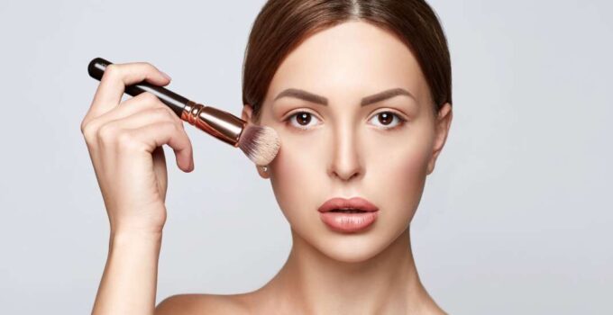 How to Blend Contour Correctly for a Sculpted Face