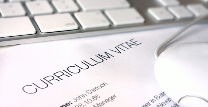 How to Get a Professional CV Review Online and What Are the Benefits of It