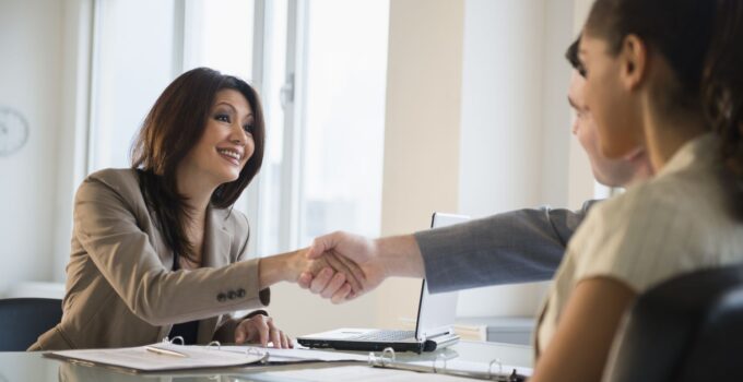 Negotiating like a Pro: How to Close the Deal and Sell Your House Fast