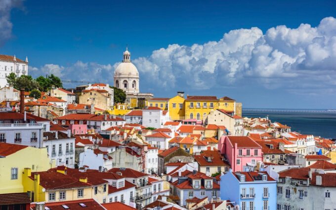 Advantages and Disadvantages of Acquiring Real Estate in Portugal