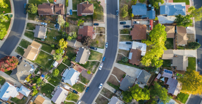 Choosing the Right Neighborhood - Factors to Consider