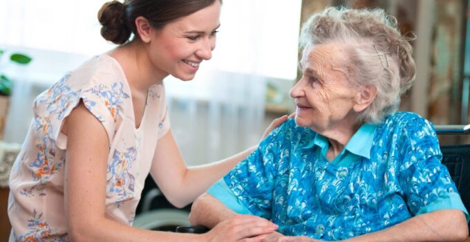 7 Health Advantages Of Enrolling Your Senior Relative In A Homecare Facility