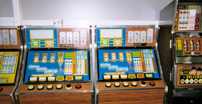 The Evolution of Slot Machine Technology: From Mechanical to Digital