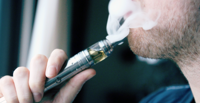 An Introduction to Vaping - A Beginner's Guide to E-Cigarettes