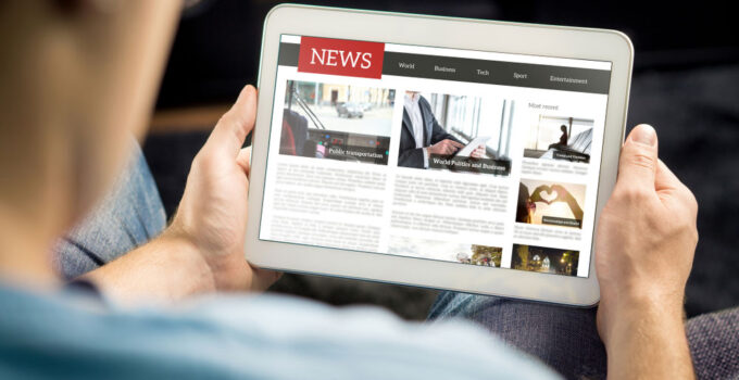 Navigating The World of Online News: Tips for Discerning Readers
