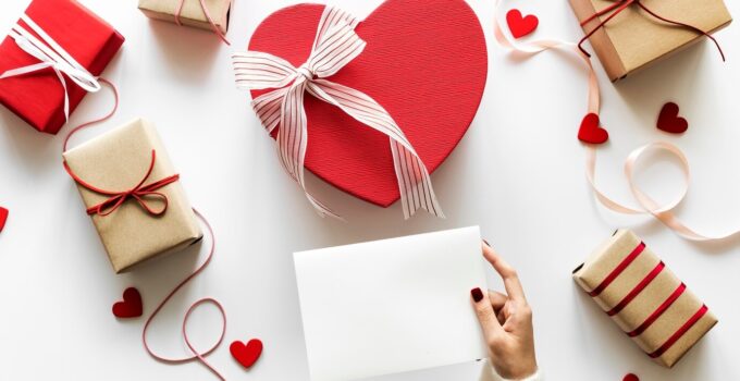 Top 13 Valentine’s Day Gifts 2024: Heartfelt Ideas and Tips for Every Love Story